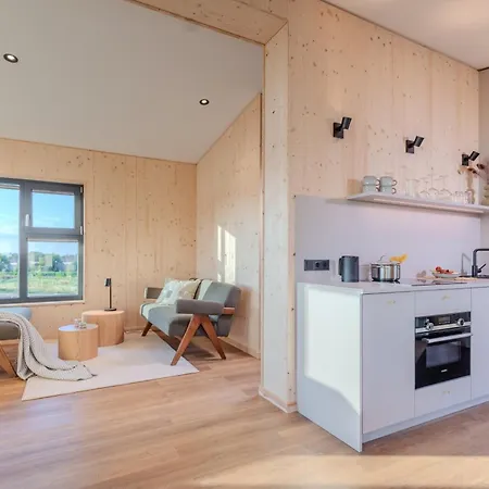 Ostsee Baumhaushotel - Auf Hoehe Der Baumkronen Resort